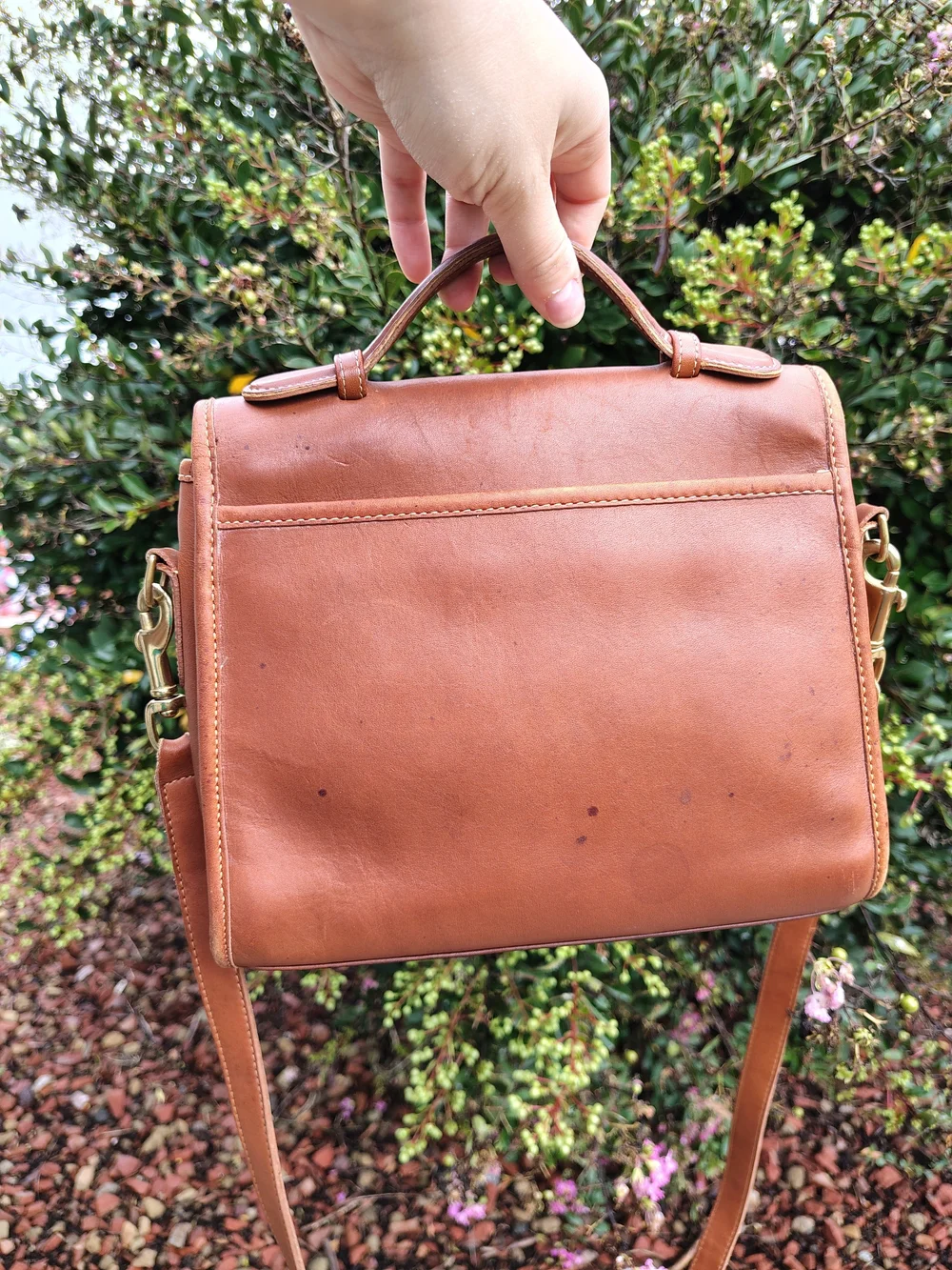 (Pre-1994) Vintage USA Coach Court Bag 9870 British Tan Leather Crossbody